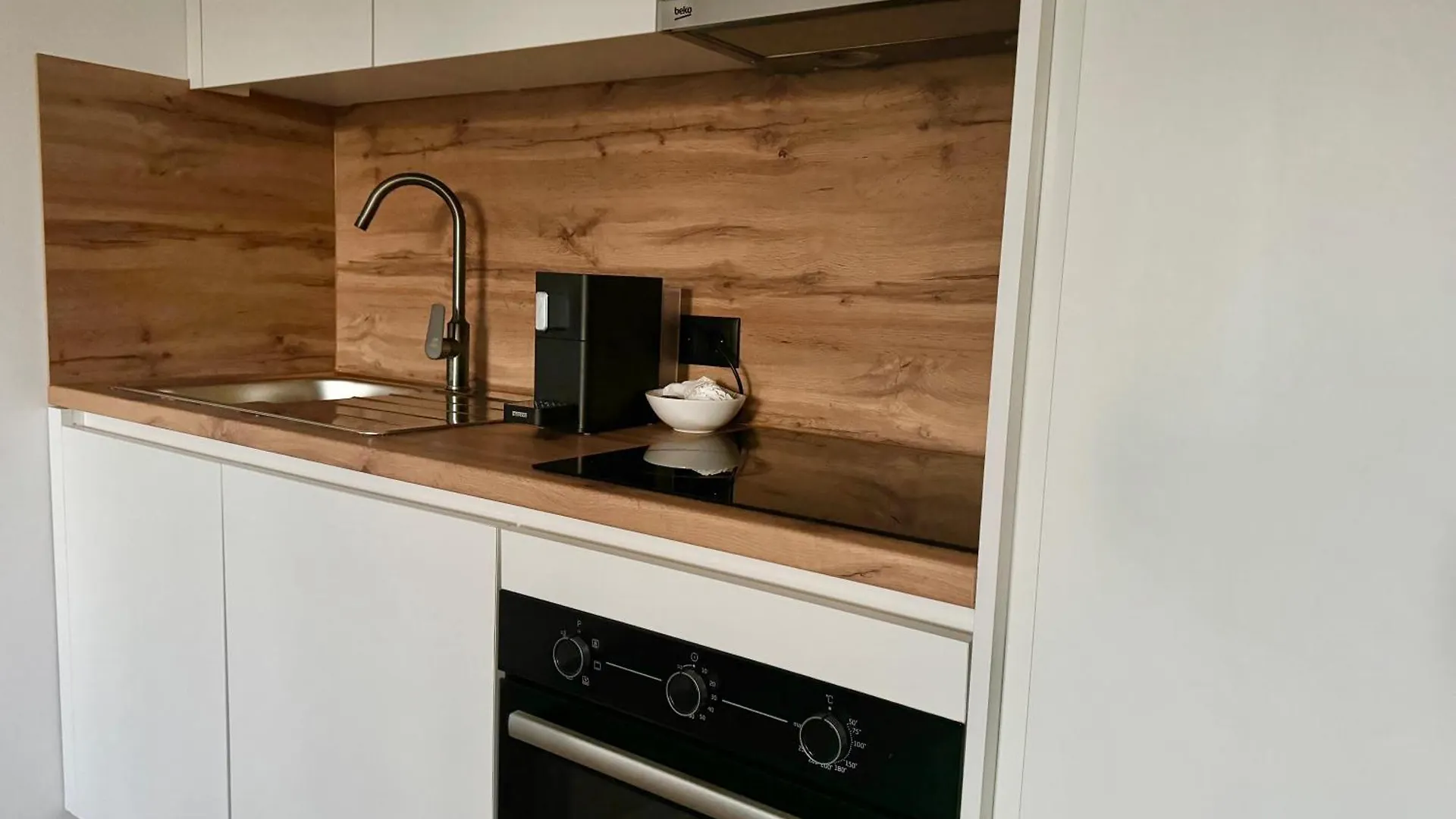 Modern Studio Apartment - Easy Access Vienna 0*,  Austria