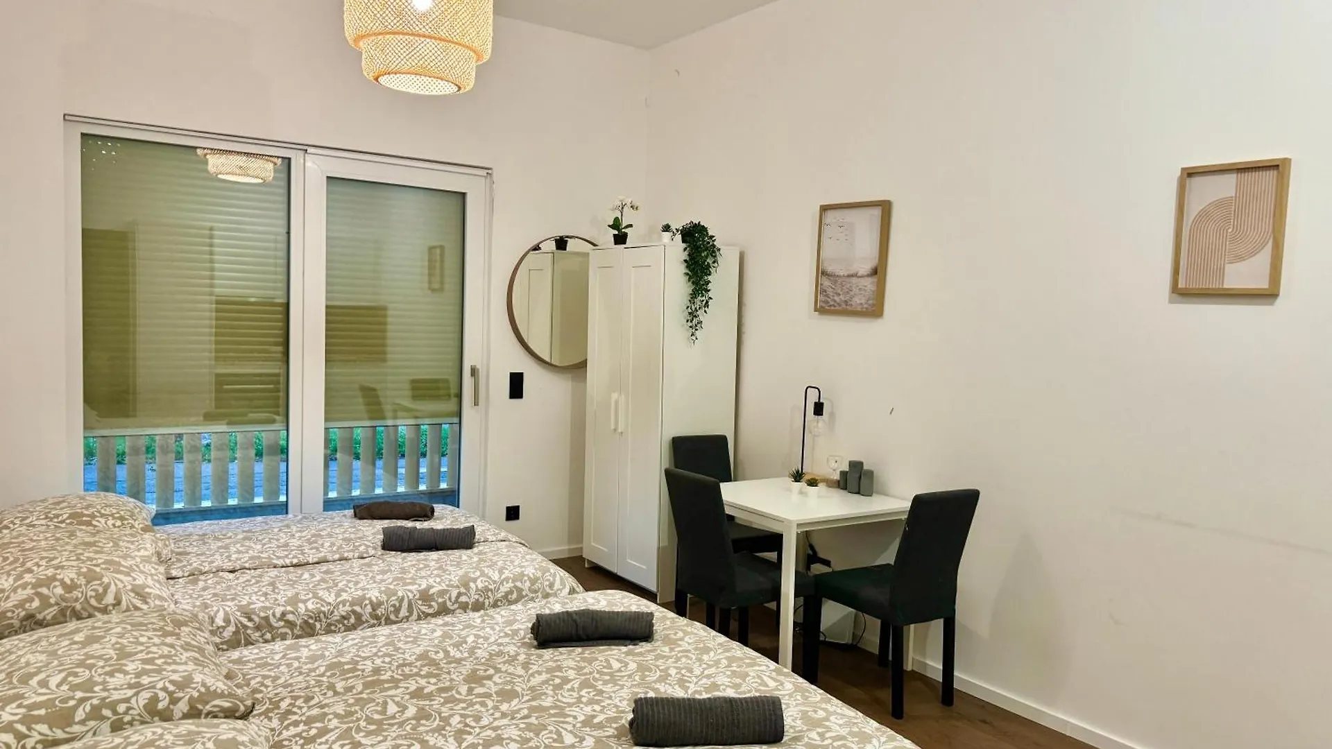 Modern Studio Apartment - Easy Access Vienna Austria